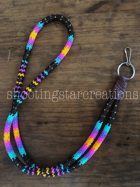 Beaded Wristlets Native American, Native American Bracelets Pattern, Native Beaded Lanyard, Beaded Lanyards Native American Pattern, Indigenous Beaded Lanyard, Native Beaded Lanyards, Beaded Keychains Native American, Beaded Lanyards Diy, Beading Lanyards