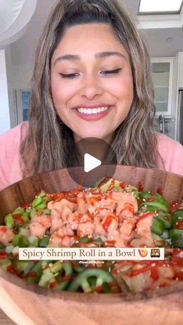 Keto diet guide | SPICY SHRIMP ROLL IN A BOWL!! (low carb) by @low.carb.love Let me know your favorite sushi roll?! Save this and share with friends and fa... | Instagram Keto Sushi Bowl, Spicy Shrimp Roll, Keto Sushi Rolls, Shrimp Sushi Rolls, Keto Bowls, Keto Sushi, Shrimp Roll, Rice Shrimp, Avocado Mayo