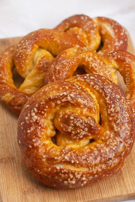 You'll love these soft and chewy Sourdough Pretzels made with homemade sourdough starter. They are the perfect snack for any occasion. Vegan Sourdough Pretzels, Bread Pretzels, Sourdough Pretzels, Frozen Pretzels, Breakfast Donuts, Sourdough Bread Starter, Easy To Make Appetizers, Diy Dish, Bread Starter