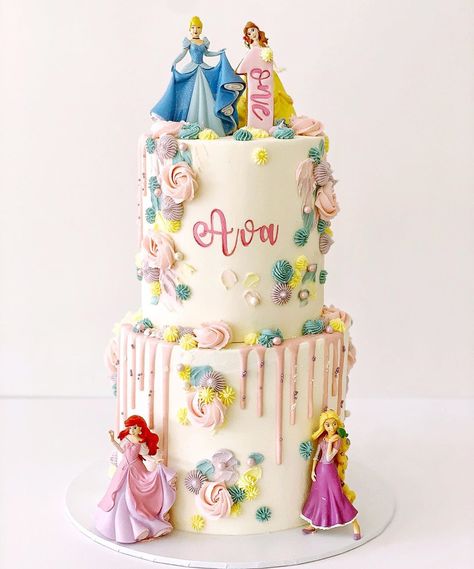 ✨Raj✨ on Instagram: “A pretty pastel cake perfect for any princess 👑  Hadn’t used my curly @sweet.stamp set in ages reminded me of how beautiful the font is 💕” Disney Princess Birthday Cakes, Sprinkles Cake, Pastel Cake, 2 Tier Cake, Pastel Cakes, Princess Birthday Cake, Disney Princess Birthday, Sprinkle Cake, Disney Cakes