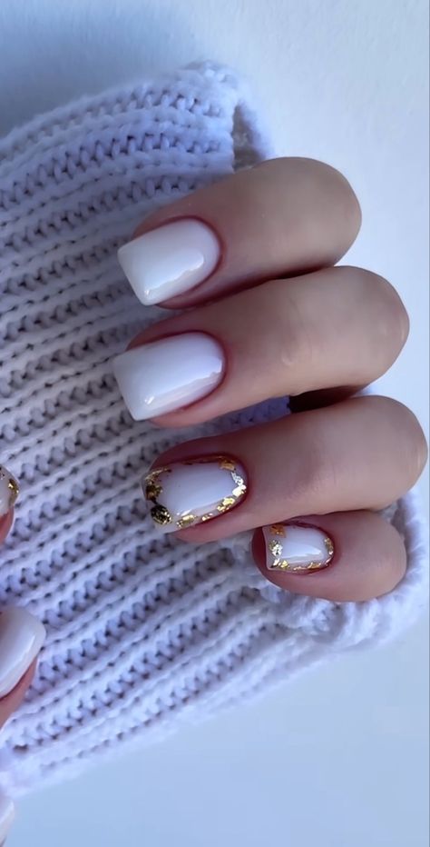 Precious Nails, White Nails With Gold, Elegant Touch Nails, Milky Nails, Manicure Nail Designs, Beige Nails, Casual Nails, White Nail Designs, Minimalist Nails