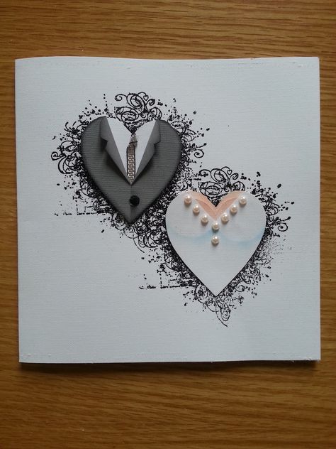 handmade wedding card from Lotta´s blog: Paper piecing ... hearts decorated as the torso of a groom and a bride ... clean and simple ... luv the clever design ... Wedding Cards Handmade, 카드 디자인, Fun Wedding Invitations, Wedding Anniversary Cards, Engagement Cards, Heart Cards, E Card, Felt Toys, Creative Cards