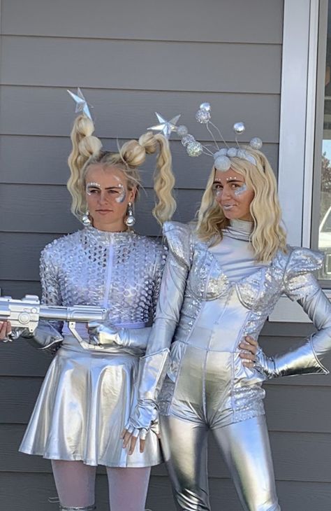 Womens Space Costume, Outer Space Party Outfit, Space Night Theme Outfit, Silver Space Costume, Festival Outfits Inspiration, Space Costumes Women, Silver Costume Halloween, Glitter Costume Outfits, Space Cowboys Costume