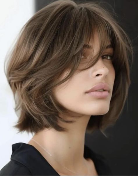 Hair Inspiration Short, Short Hair Haircuts, Short Hair With Bangs, Summer 24, Hair Transformation, Hair Cut, Bobs Haircuts, Hairstyles With Bangs, Pretty Hairstyles