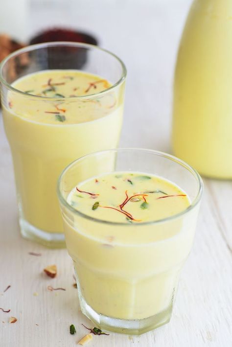 Kesar Badam Milk is a refreshing and nourishing drink which is very good for kids as well as for adults. Here is a simple recipe to make Kesar Badam Milk. #Indian #Drink #Beverage #Saffron #Summer #Cooler #Healthy Kesar Badam Milk, Masala Milk Recipe, Smoothie Almond Milk, Badam Milk Recipe, Badam Milk, Indian Drinks, Smoothies With Almond Milk, Milkshake Recipes, Indian Desserts