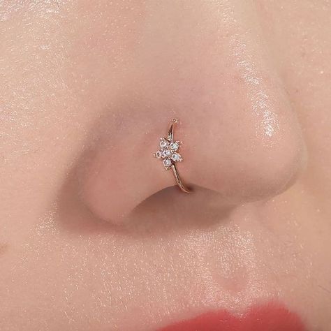 Nose Ring Aesthetic, Nose Ring Designs, Cute Nose Rings, Simplistic Jewelry, Pretty Piercings, Rose Gold Nose Ring, Tiny Nose Studs, Nose Piercing Ring, Tiny Nose