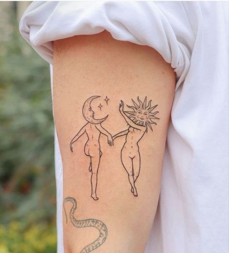 Different Tattoo Ideas, Gemini Tattoos, Venus Tattoo, Men Summer Casual, Sun And Moon Tattoo, Bestie Tattoo, Gemini Tattoo, Petite Tattoos, Different Tattoos