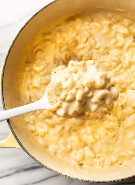 This extra creamy mac and cheese is sure to become a new favorite! Evaporated milk is the key to its creaminess. Mac And Cheese Recipe Evaporated Milk, Velveeta Mac And Cheese, Evaporated Milk Recipes, Mac And Cheese Sauce, Allergy Recipes, Classic Mac And Cheese, Cheese Homemade, Goat Cheese Pasta, Stovetop Mac And Cheese