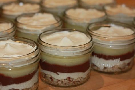 Mini Mason Jar Food Ideas, Ninja Professional Plus Kitchen System Recipes, Mason Jar Pies Recipes, Desserts You Can Make Ahead Of Time, Mason Jar Appetizers, Dessert In Mason Jars, Desert In A Jar, Mason Jar Deserts, Mason Jar Snacks