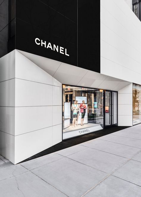 Peter Marino Architect • Chanel Chicago Boutique Exterior, Coffee Cafe Interior, Lingerie Store Design, Mall Facade, Building Facades, Retail Facade, Architecture Practice, Shop Facade, Storefront Design