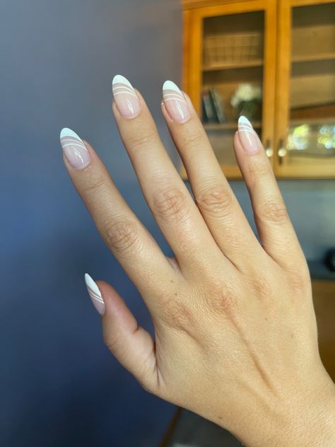 Wedding Nails Round Shape, Twist On French Nails, White French Tip Nails Two Lines, Opposite French Nails, French Nail With A Twist, Gel Nail Designs French Tip Ideas White, White Confirmation Nails, French Nails With Twist, French Nails With Color Line