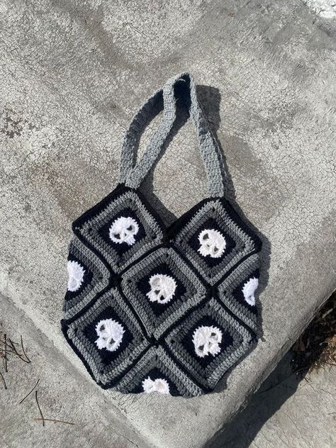 Skull Face Crochet Tote Bag/Halloween Bag/Crochet Tote Bag/ Halloween Tote Bag/Halloween Crochet/Skull Design Bag /Skull Halloween Crochet bag granny square #crochetbaggrannysquare #crochet #crochetbag #crochetbags 18.1 Skull Granny Square Pattern, Crochet Skull Granny Square, Skull Granny Square, Crochet Skull Patterns, Crochet Skull, Crochet Hack, Free Crochet Bag, Cute Sewing Projects, Halloween Tote Bag