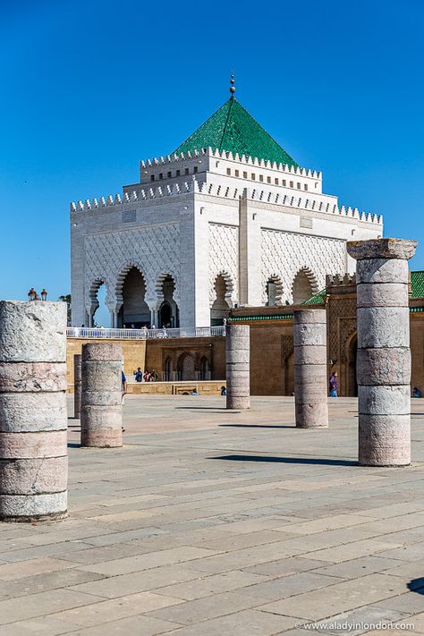 Mausoleum of Mohammed V in Rabat, Morocco. Click through for more pictures on the A Lady in London blog.   #rabat #morocco #africa #africatravel #architecture Rabat Morroco, Masjid Al-haram, Beautiful Masjid, Rabat Malta, Morocco Architecture, Morocco Scenery, Morocco Africa, Morocco Beach, European Bucket List