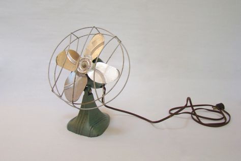 Vintage Green Art Deco Wire Cage Fan; Vintage Green Fan; Dominion Fan by PurpleMouseStories on Etsy Green Art Deco, Vintage Fan, Art Deco Fan, Vintage Appliances, Old Fan, Heater Fan, Vintage Fans, Desk Fan, Vintage Clothes Women