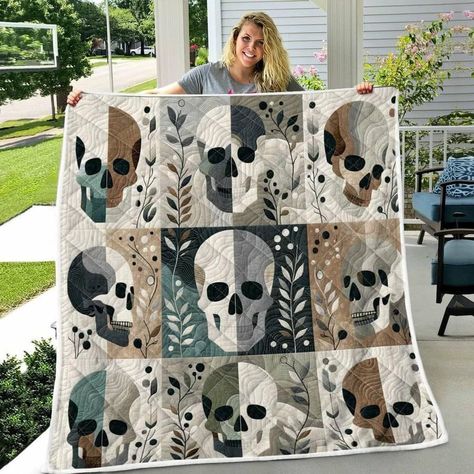 Skull Quilt, Unique Bedroom, Edgy Elegance, Skull Pattern, Halloween Quilts, Pattern Modern, Diy Quilt, Modern Quilt, Crafty Craft