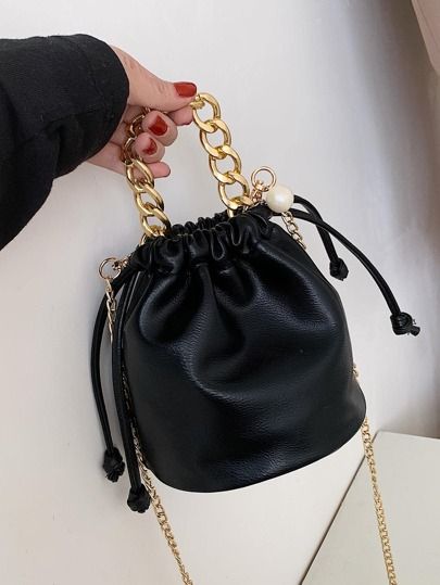 Bucket Bag Diy, Fancy Clutch Purse, Minimalist Chain, Sac Diy, Street Style Bags, Unique Handbags, Diy Bag Designs, Bag Pattern Free, Diy Bags Patterns