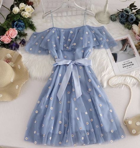 Cute Dress Outfits, Lace Party Dresses, Easy Trendy Outfits, Strapless Mini Dress, Really Cute Outfits, Girls Dress, Pretty Flowers, Outfits For Teens, Pretty Dresses