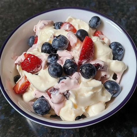 Keto Fruit Salad, Low Carb Easy Recipes, Cheesecake Fruit, Cheesecake Fruit Salad, Keto Fruit, Low Carb Easy, Keto Cheesecake, Keto For Beginners, Whipping Cream