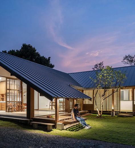 housescape design lab renovates 60-year-old wooden house in thailand House In Thailand, Concrete Siding, Fasad Design, Modern Tropical House, Asian House, Tropical House Design, Metal Siding, Vernacular Architecture, Tropical House