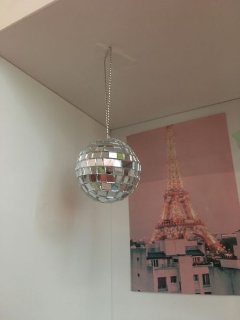 Diy Mirrorball, Mirrorball Decor, Mirrorball Aesthetic, Ideas Cuarto, Decor Aesthetic, Apartment Room, Bedroom Inspo, Dream Car, Car Decor