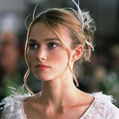 Keira Knightley's Love Actually wedding dress was originally very different Keira Knightley Love Actually, Kiera Knightly, Elizabeth Swann, Amor Real, Keira Knightly, Love Actually, Keira Knightley, Holiday Movie, British Actresses