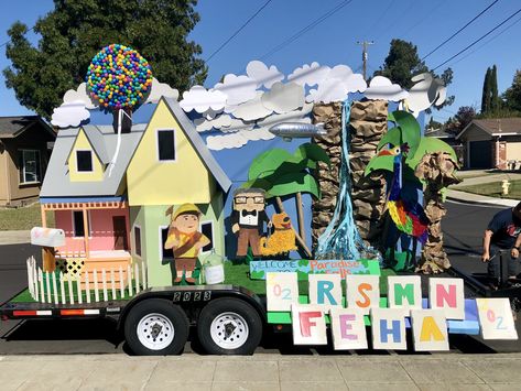 Up Movie Float Idea Disney Up Parade Float, Home Coming Float Ideas, Homecoming Themes Floats, Disney Float Ideas, Disney Parade Float Ideas, Hoco Parade Float Ideas, Homecoming Float Themes, Homecoming Parade Float Ideas Theme, Homecoming Parade Floats