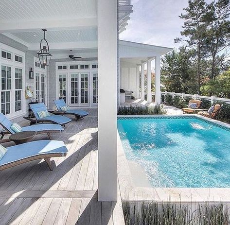 Terrasse Med Tak, Pool House Decor, Kleiner Pool Design, Modern Pool House, Moderne Pools, House Pool, Small Swimming Pools, Spa Ideas, Pool Chairs