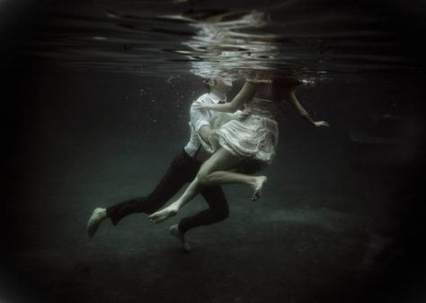 mara dyer pics Mara Dyer, Slytherin Aesthetic, Under Water, Fantasy Aesthetic, Underwater Photography, Elba, Character Aesthetic, Couple Aesthetic, The Villain