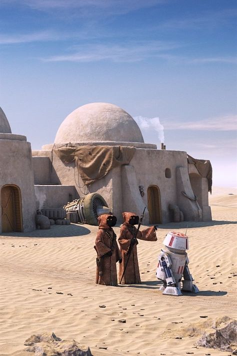 Star Wars Star Wars Movie Scenes, Gungan Star Wars, Star Wars Landscapes, Jawa Star Wars, Star Wars Desert, Star Wars Jawa, Robot Wallpaper, Sci Fi Building, Damien Chazelle