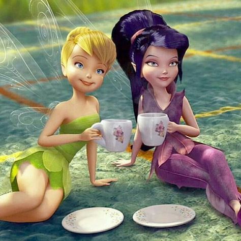 Disney Faries, Tinkerbell Wallpaper, Lindo Disney, Tinkerbell Movies, Disney Fairies Pixie Hollow, Tinkerbell Pictures, Image Princesse Disney, Tinkerbell And Friends, Tinkerbell Disney