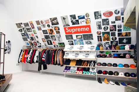 Image of Supreme for Dover Street Market New York T-Shirt Hypebeast Bedroom, Supreme Store, Sneakerhead Room, Supreme Clothing, Hypebeast Room, New York T Shirt, Dover Street Market, Street Market, Room Setup