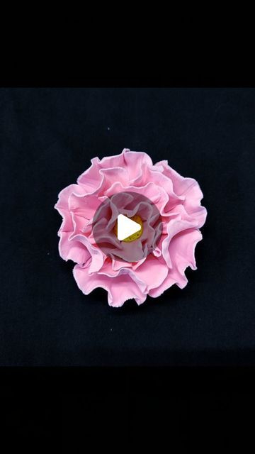 Antony Bidesh on Instagram: "How to make fondant flower so easy / fondant flower / fondant floral cake /  flower theme cake / fondant flower making tutorial . . . Hi this is fondant flower making tutorial . . . #fondantflower #fondantcakes #themecake #fondantthemecake #caketopper #fondantdoll #fondantfigurine #fondantanimal #cake #cakes #cakeartist #cakeart #birthdaycake #weddingcake" Sugarpaste Flowers Tutorial, Fondant Flowers On Cake, How To Make Fondant Flowers, Fondant Flowers Tutorial, Easy Fondant Flowers, Flower Theme Cake, Clay Flowers How To Make Easy, Fondant Rose Tutorial, Easy Fondant