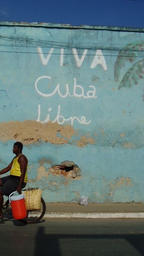 Cuba Havana Aesthetic, Vintage Cuba Aesthetic, Havana Cuba Aesthetic, Cuba Aesthetic, Hair Goals Curly, Curly Hair Vacation, Hair Ideas Curly, Curly Hair Goals, Hair Vacation