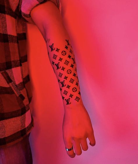 Lv Tattoo Louis Vuitton, Lv Tattoo, Louis Vuitton Tattoo, Tattoo 2023, Tattoo Lettering Styles, Stylist Tattoos, Tattoo Design Book, Arm Tattoos, Lettering Styles