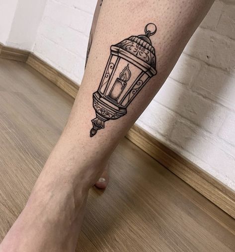 Lamp Tattoo, Lantern Tattoo, Old Lanterns, Tattoo Old School, Old Lamps, Old School Tattoo, Blackwork Tattoo, Piercing Tattoo, Blackwork