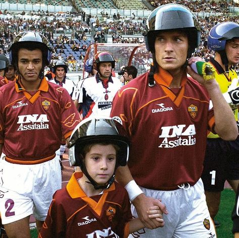 Serie A in the '90s: when Baggio, Batistuta and Italian football ruled the world | FourFourTwo Vintage Football Pictures, Football Player Messi, Football Italy, Football Rules, Football Troll, Italian Football, Soccer Photography, Legends Football, Football Players Images