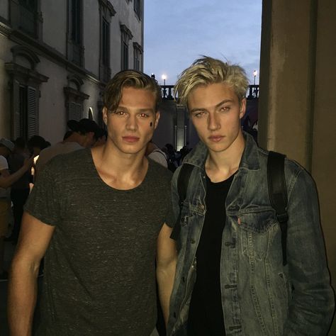 Lucky Blue Smith & Matthew Noszka Lucky Blue Smith Aesthetic, Lucky B Smith, Lucky Smith, Starboy Aesthetic, Matthew Noszka, Blue Smith, Jordan Barrett, Lucky Blue Smith, College Boys