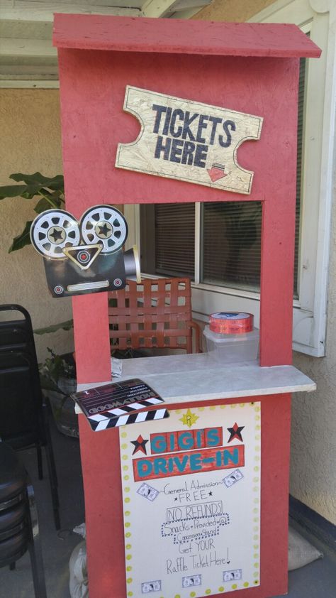 Campfire Theme Party, Movie Theater Theme, Movie Theater Party, Party Movie Night, Birthday Movie Night, Bollywood Theme Party, Cinema Party, Backyard Movie Party, Hollywood Birthday