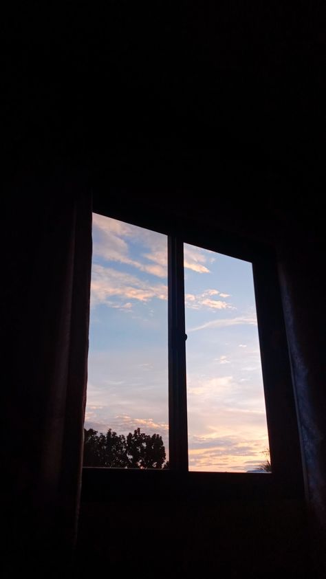 Window Sky Aesthetic, Morning Window Snap, Window Snapchat Story, Window Story Instagram, Morning Window Aesthetic, Chill Pictures Aesthetic, Aesthetic Pictures Clouds, Pinterest Asthetics, Sky From Window