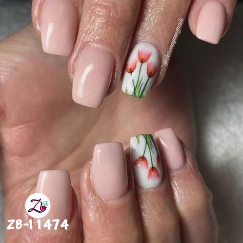 Easter Lily Nail Art, Nail Art Tulips, Tulips Nail Art, Spring Nails Tulips, Tulip Nail Art Designs, Tulips Nails, Tulip Nail Art, Nail Art Designs Short, Short Nails Ideas