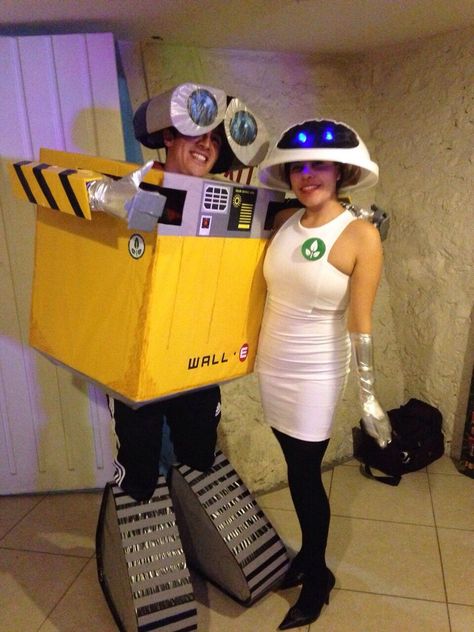 Wall E Halloween Costume, Wall E Costume Ideas Diy, Walle Halloween Costume, Eva Wall·e Costume, Walle Eva Costume, Eve Walle Costume, Wall E And Eva Costume, Wall E Cosplay, Eva And Walle Costume