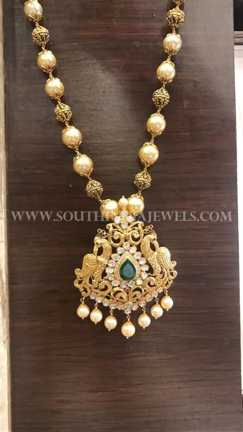 23 Stunning Traditional Pearl Chain Designs ~ South India Jewels Pearl Chain Designs, Pearl Haram, Pearl Chains, Jewellery Pearl, Gold Pearl Jewelry, Antique Gold Jewelry Indian, Peacock Pendant, Pearl Jewelry Design, Gold Jewelry Simple Necklace