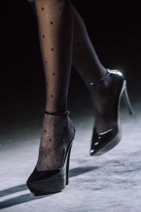 The Best Shoes On The SS20 Fashion Week Runways Dr Shoes, Fancy Shoes, Shoe Inspo, Aesthetic Shoes, Swag Shoes, High Society, Pretty Shoes, Dream Shoes, Mode Inspiration