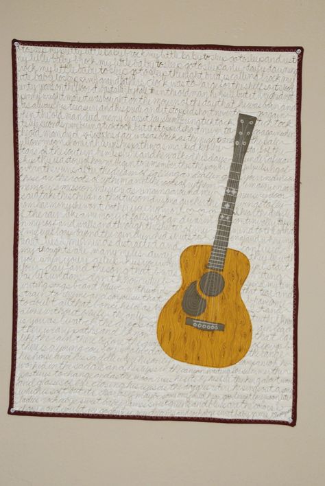 Guitar Quilt, Quilt Gifts, Quilt Applique, Applique Tutorial, Free Motion Quilt Designs, Quilt Care, Picture Quilts, Boy Quilts, Guitar Art