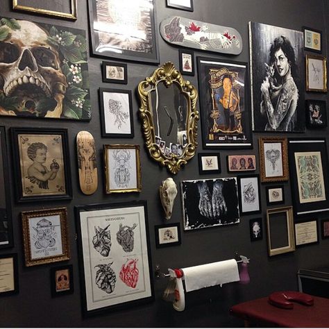 Gothic Tattoo Shop Interior, Tattoo Shop Bathroom Decor, Tattoo Booth Decor Ideas, Tattoo Shop Wall Art, Goth Tattoo Studio, Tattoo Shop Ideas Decor, Tattoo Booth Decor, Vintage Tattoo Shop Aesthetic, Tattoo Shop Bathroom