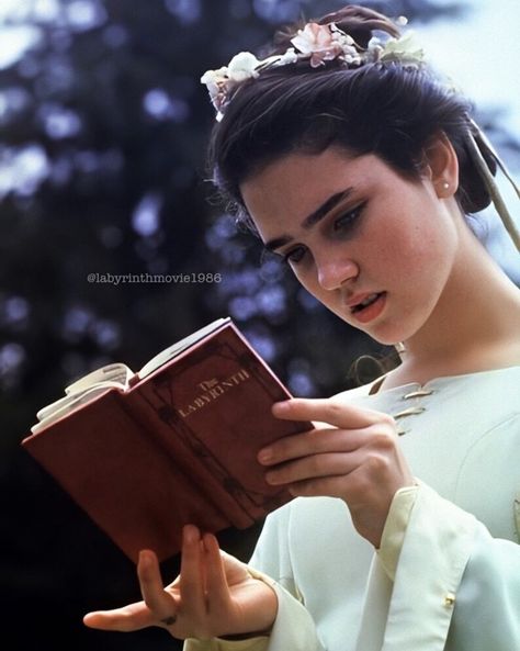 𝑳𝒂𝒃𝒚𝒓𝒊𝒏𝒕𝒉 on Instagram: ““Damn, I can never remember that line... you have no power over me.”” Jennifer Connelly Labyrinth, Sarah Labyrinth, Jennifer Connelly Young, Labyrinth Jareth, Labyrinth 1986, Labyrinth Movie, Goblin King, Jennifer Connelly, Woman Reading