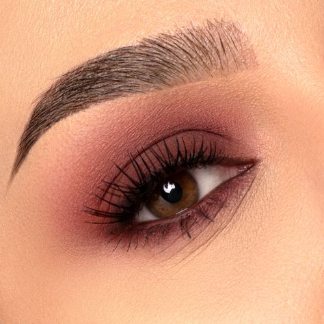 Brown Red Eye Makeup, Eye Makeup For Fuschia Dress, Eyeshadow Red Looks, Makeup Looks For Brown Eyes Colorful, Dark Simple Eye Makeup, Berry Eye Makeup, Smokey Maroon Eye Makeup, Terracota Makeup Looks, Red Eye Shadow Makeup