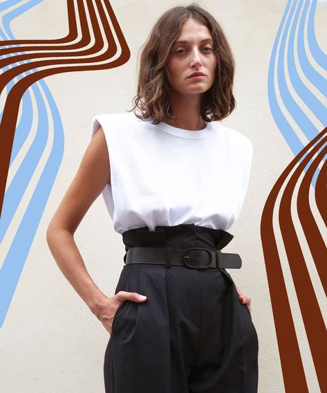 This Tank Top With Shoulder Pads Is Haunting Me #refinery29 https://www.refinery29.com/en-us/2019/12/8981932/frankie-shop-padded-shoulder-muscle-shirt-trend-instagram Styles For Summer, Outfit Ideas For Fall, Sleeveless Blazer, Frankie Shop, Muscle T Shirts, Blazer Outfit, Muscle Tee, Mode Inspo, Classic Casual