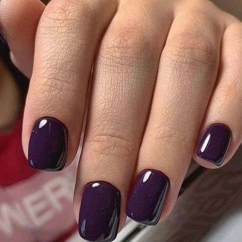 Purple Gel Acrylic Nails, Purple Black Nails Ideas, Purple Shade Nails, Plum Nail Ideas, Plum Nails Design, Nail Dark Purple, Dark Lavender Nails, Deep Purple Nail Ideas, Dark Nail Designs Short