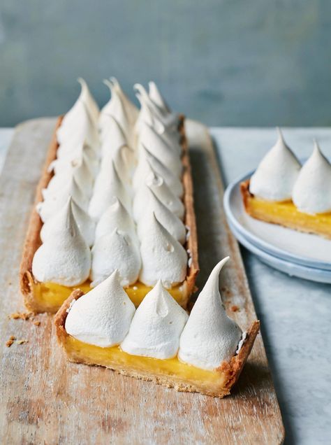 Mary Berry’s Lemon and Lime Meringue Tranche Pie Mary Berry Lemon Meringue Pie, Lime Meringue Pie, Lime Meringue, Lemon Meringue Cake, Mary Berry Recipe, Meringue Pie Recipes, Meringue Cake, Berries Recipes, Lemon Meringue Pie